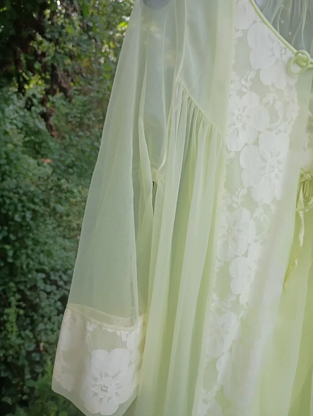 VTG 1960s Sears Celery Green Chiffon Lace Peignoir Set Nightgown Robe S M
